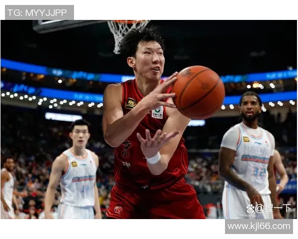 CBA激战北京队迎战青岛优酷队精彩对决引发球迷热议
